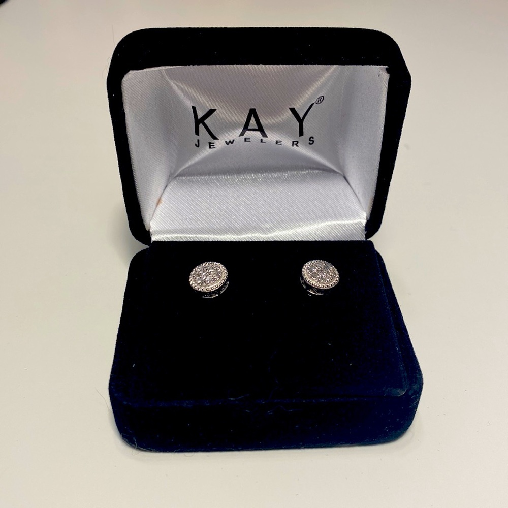 NEW IN BOX Silver Kay Earrings